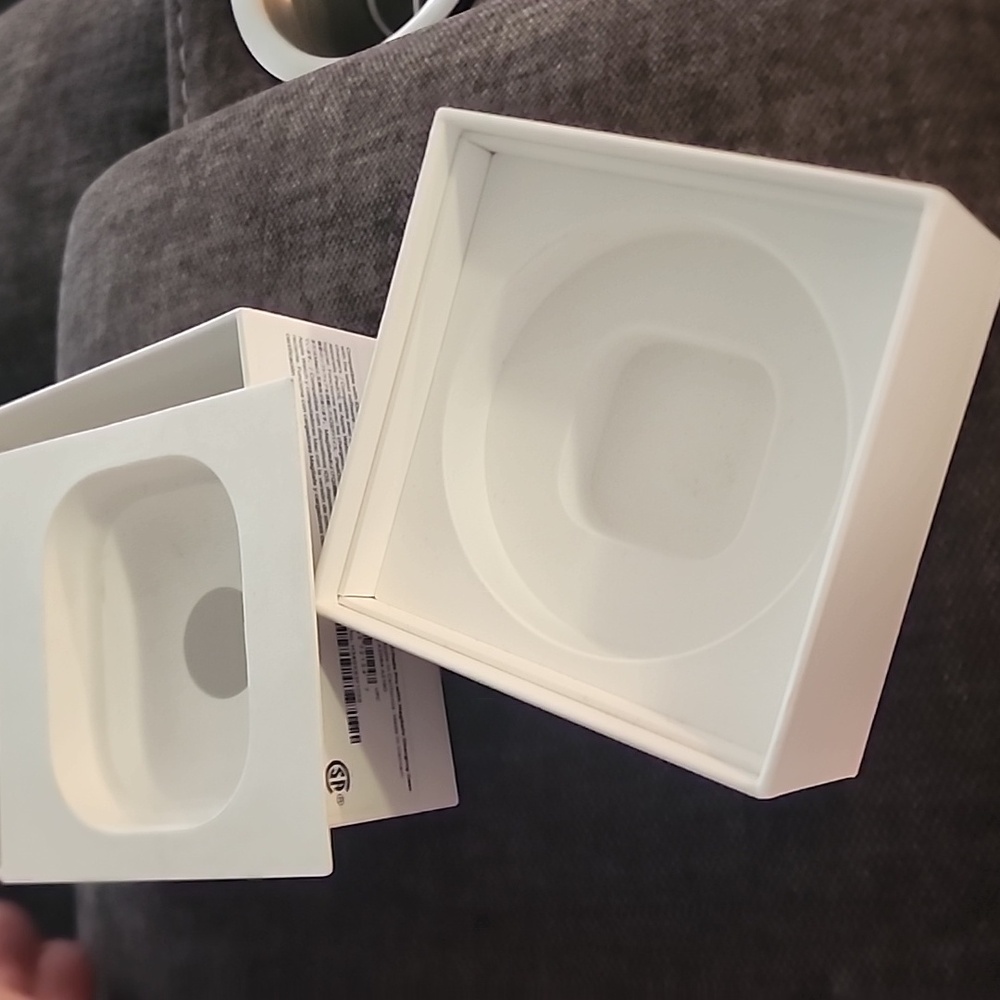 Air pod pro box. Box only - Picture 5 of 5